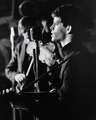 Lou Reed singing